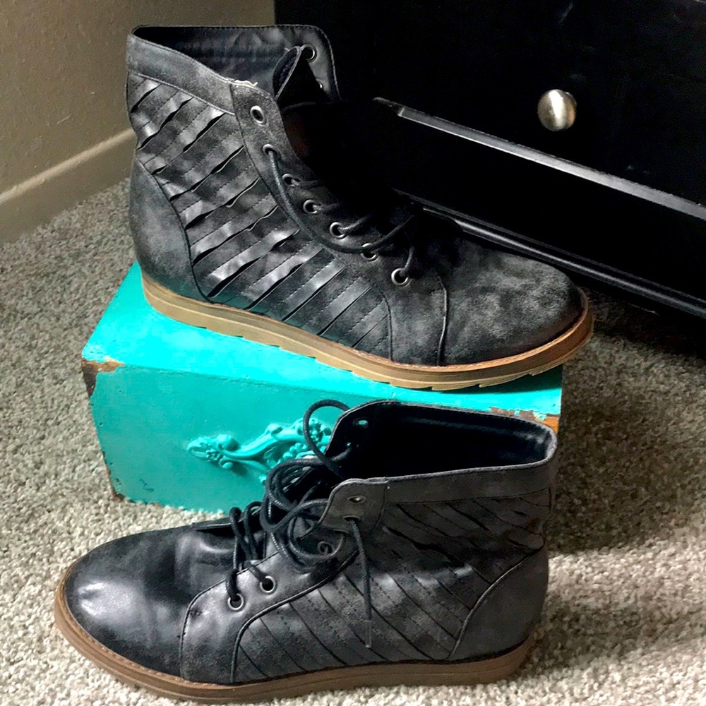 2 Lips Too Blackish gray boots.